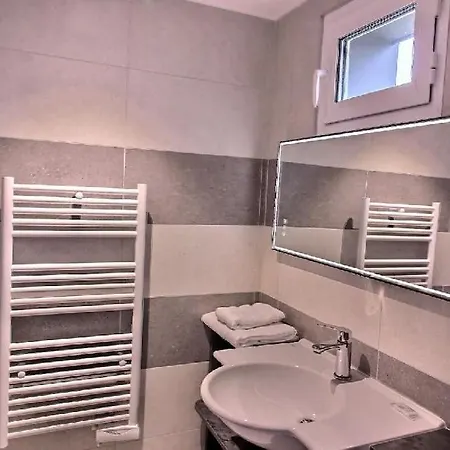 S18933 - 2 Personne A Appartement